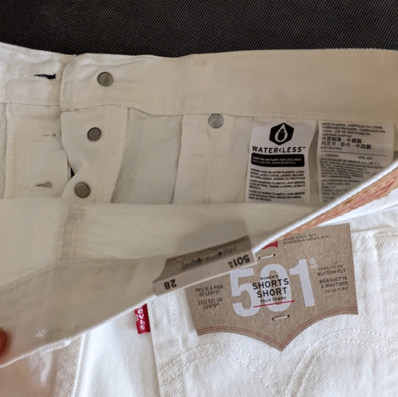 Levi's shorts - Picture 3 of 3